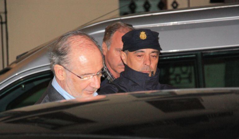 Rodrigo Rato, durante el registro de su casa y oficina el pasado mes de abril