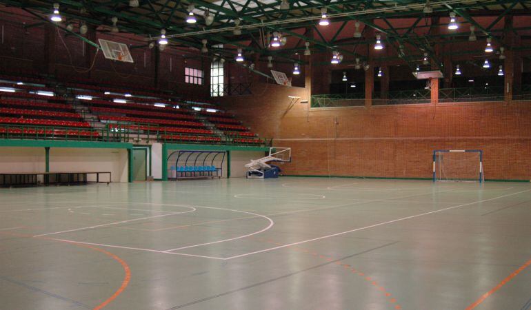 Los pabellones e instalaciones deportivas serán mejorados tras las quejas de los usuarios desde hace años