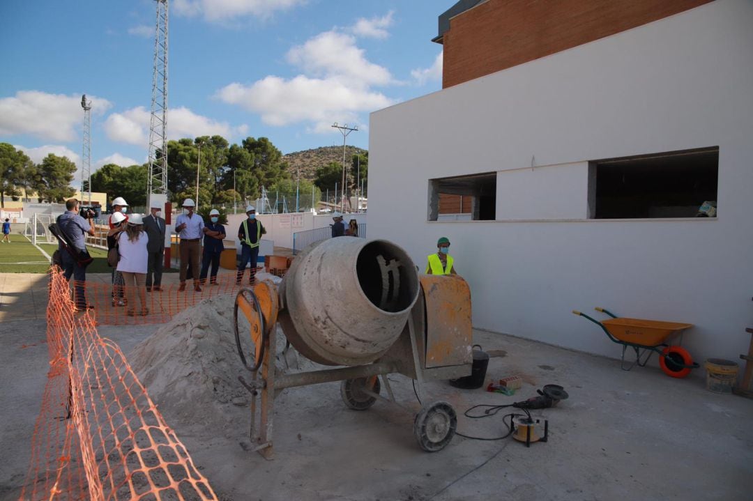 Visita a las obras del polideportivo de Gilena