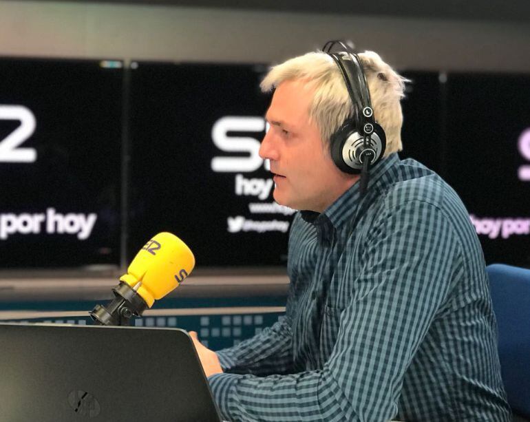 Santi Cañizares, en el estudio de la Cadena SER en Madrid