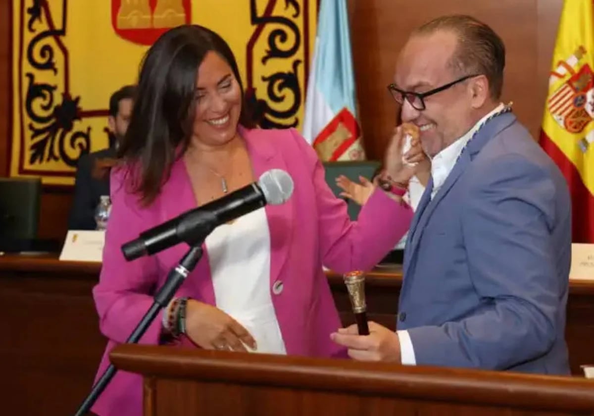 La exalcalde de Arroyomolinos, Ana Millán y el actual alcalde, Luis Quiroga