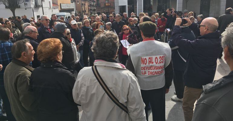 Los pensionistas de varios municipios de la zona, como en Sanse, ya se han manifestado