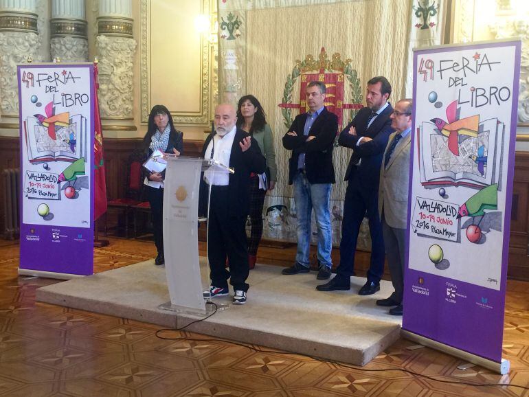 Manolo Sierra en la presentación de la Feria del Libro