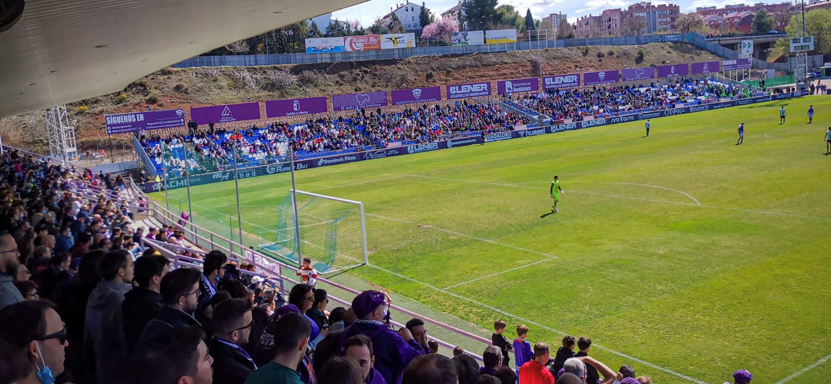 Más de 3.000 espectadores en las gradas del Pedro Escartín