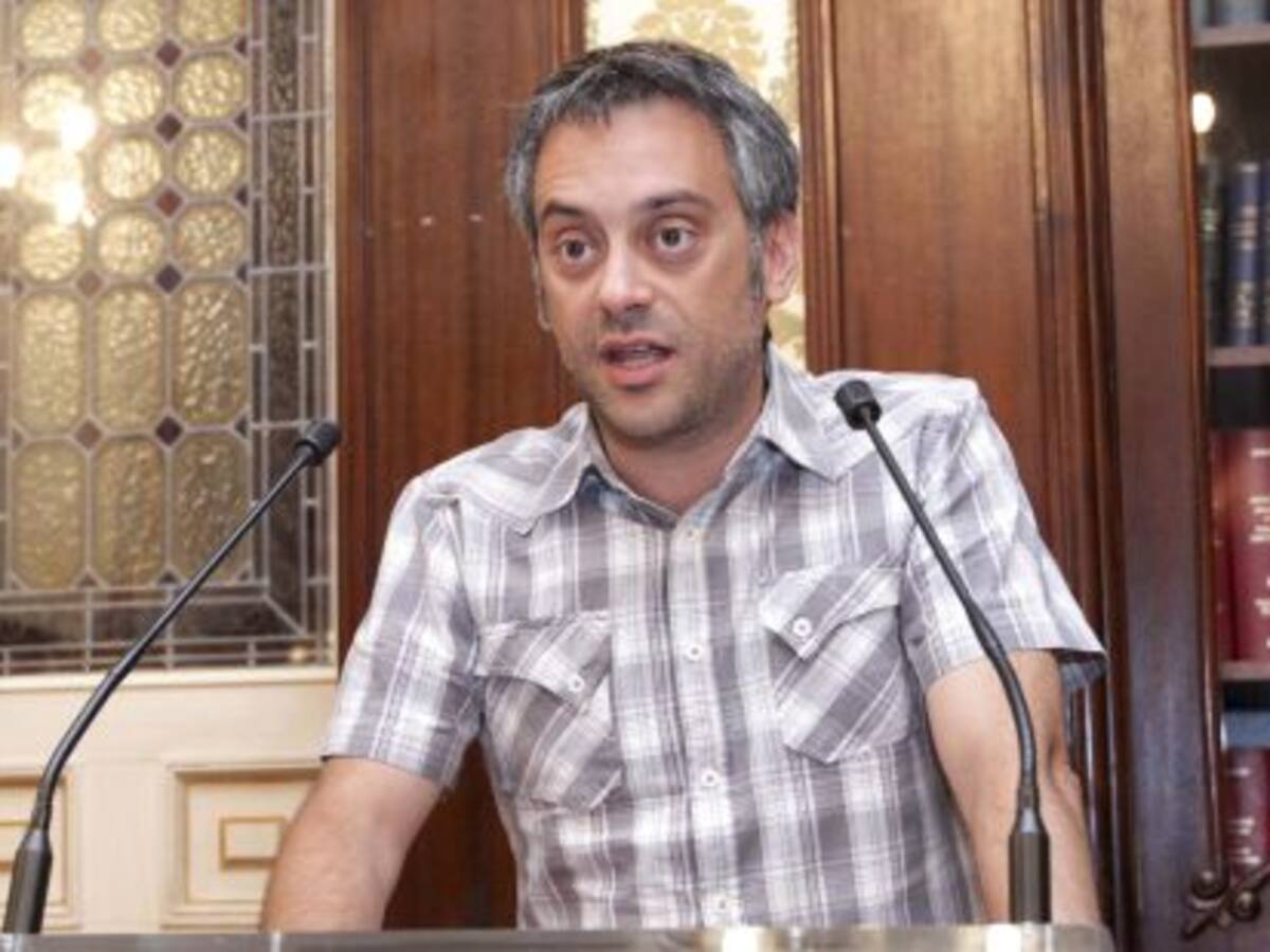 "Se para defender A Coruña vou ter que comportarme como se comportan outros alcaldes, terei que facelo"