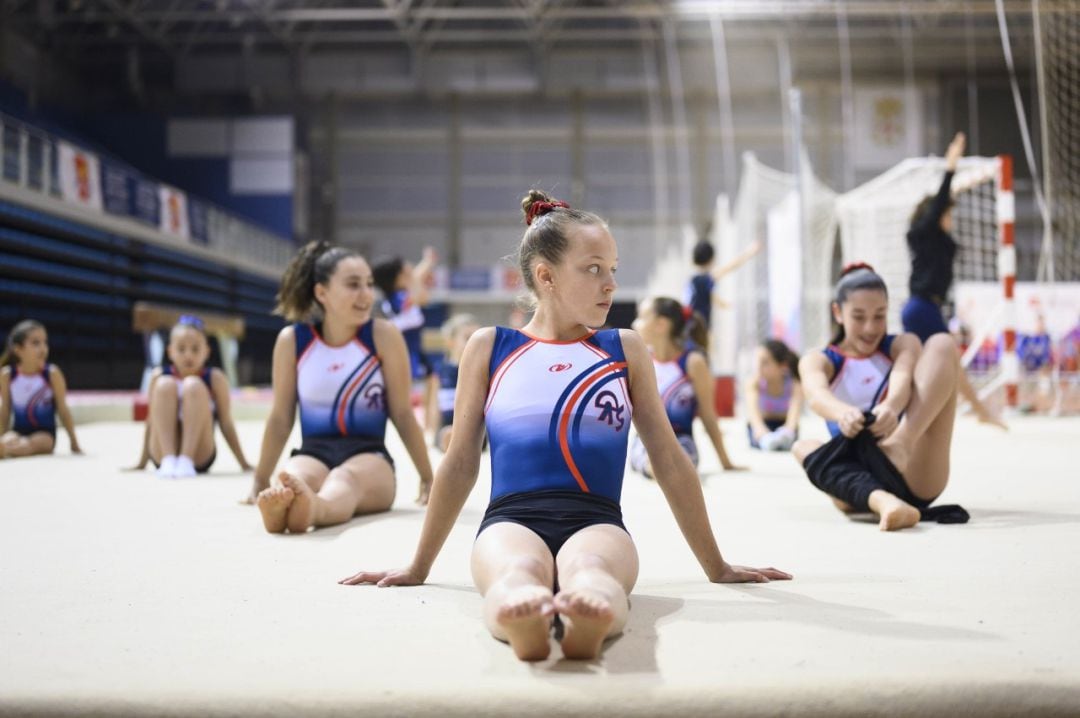 Las gimnastas realizando una exhibición en el Palacio.