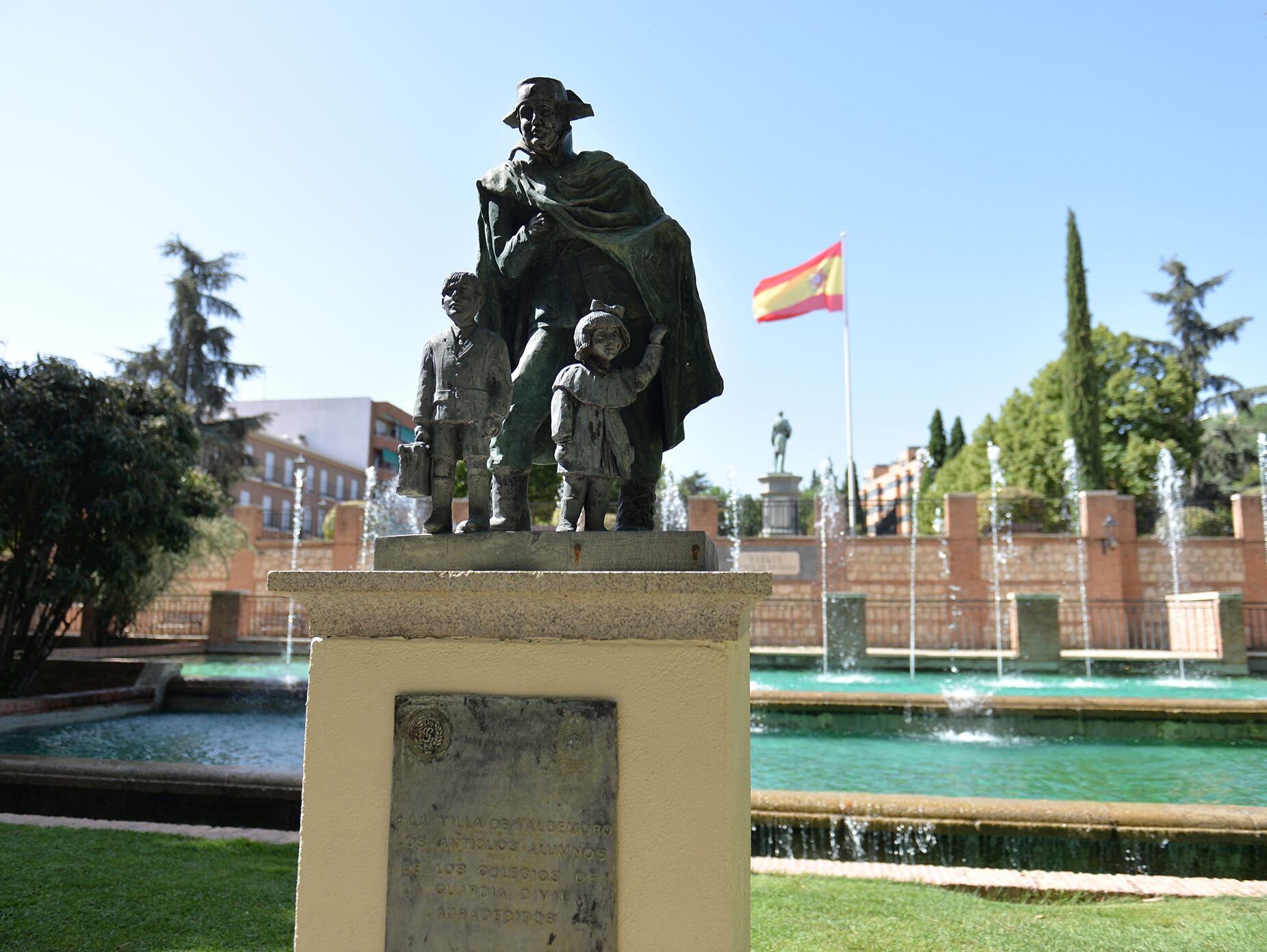 La escultura &#039;Colegiales&#039; ha sido reubicado en un lugar más visible en el parque Duque de Ahumada de Valdemoro