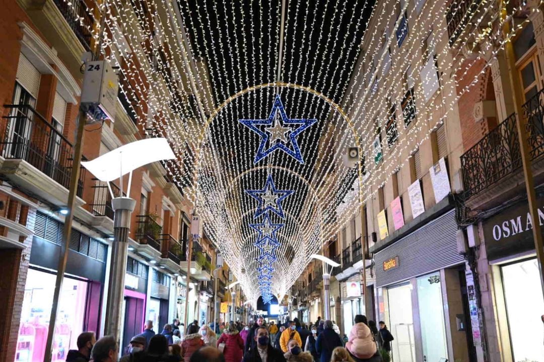 Alumbrado navideño en el Pasaje del Comercio de Linares.