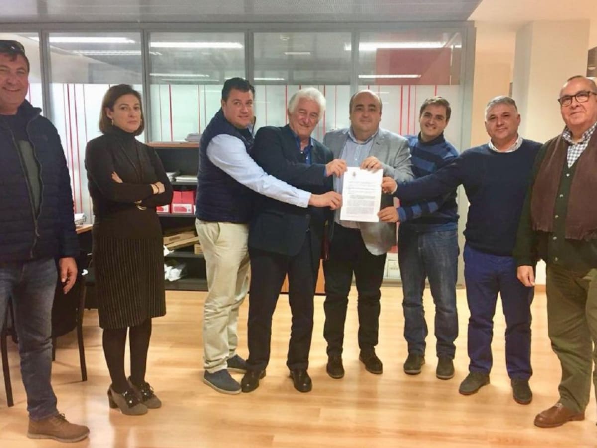 Acuerdo para desbloquear la ordenanza del taxi de Cartagena