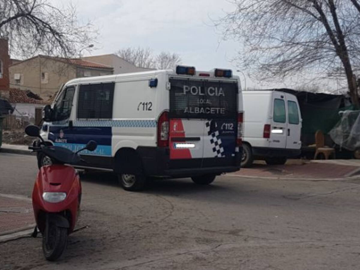 Sigue detenido y en comisaría el marido de la chica que este jueves moría por una herida de arma de fuego