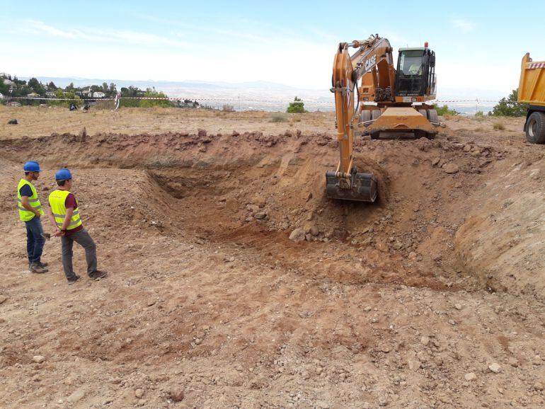 Nuevas excavaciones en la fosa donde se supone que pueden estar los restos de García Lorca