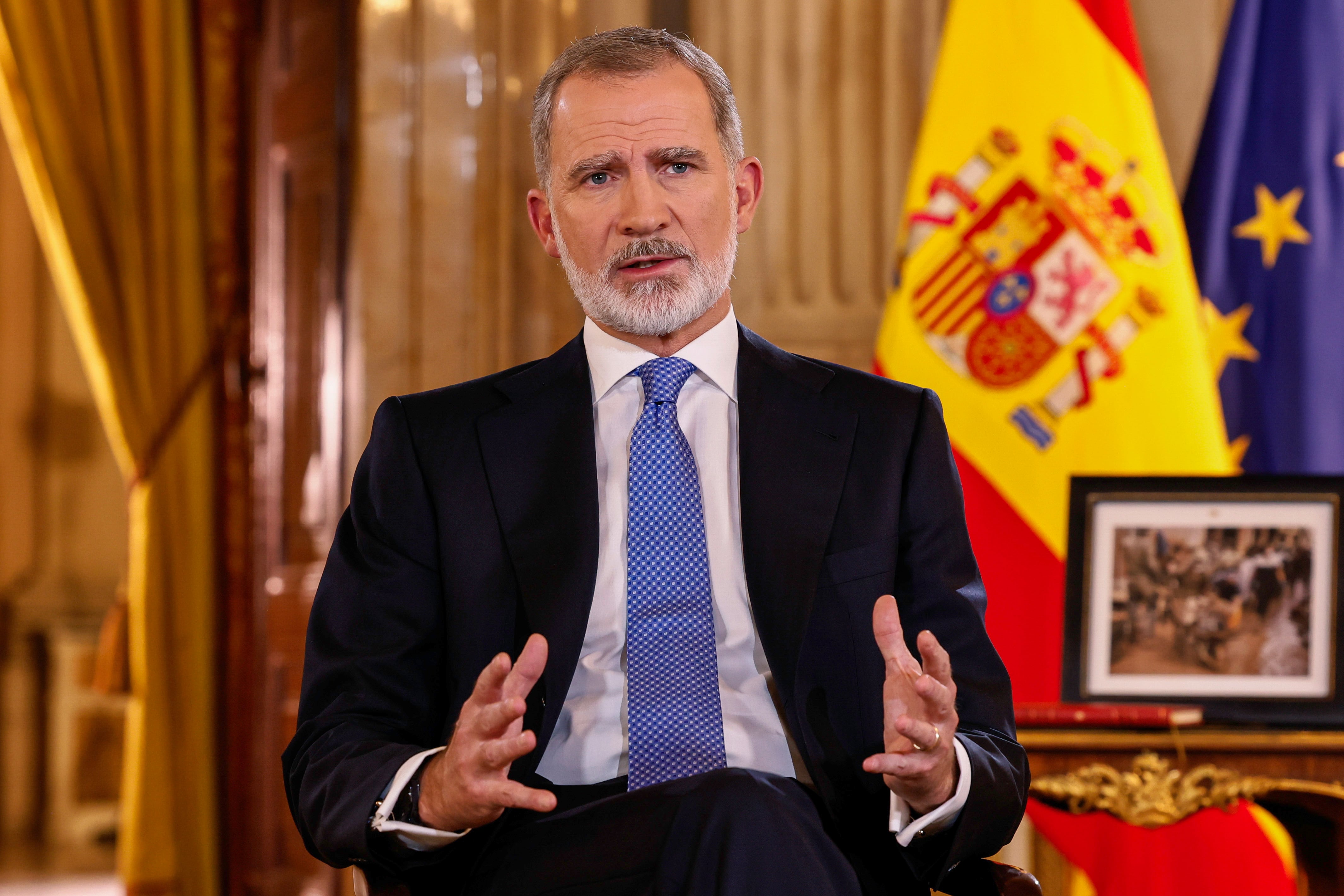 Felipe VI en su tradicional mensaje de Navidad, grabado en el Salón de Columnas del Palacio Real