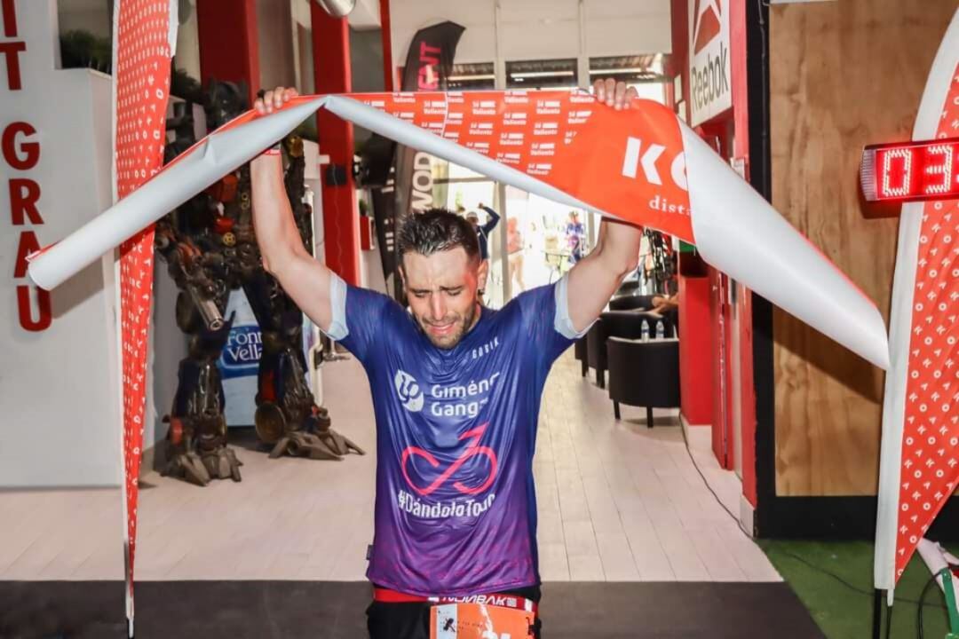 Juan Pedro Gimenez llegando a meta