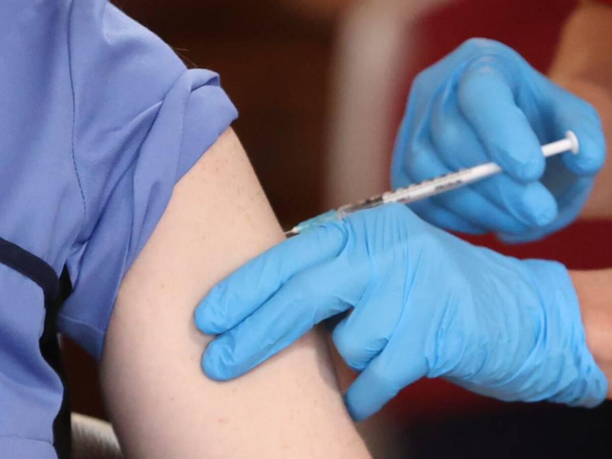 La Agencia Europea del Medicamento asegura que los datos de efectividad de Pfizer y Moderna son "muy robustos"