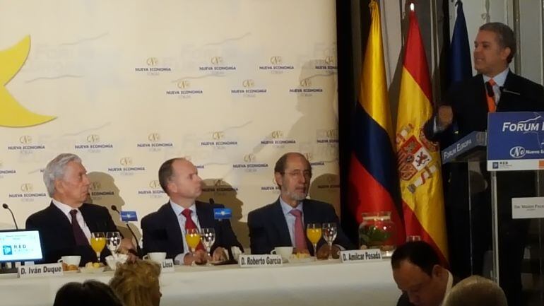 El presidente electo de colombia Ivan Duque, durante su intervención en el foro nueva economia de Madrid, en un acto presentado por el nóbel de literatura  Mario Vargas Llosa