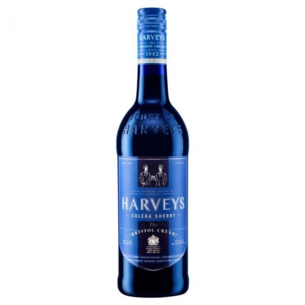 La infonfundible botella azul del Harveys Bristol Cream