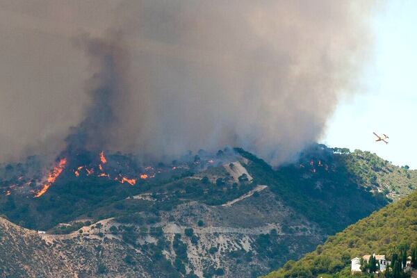 Fuego en la Sierra de Cómpeta (Málaga)