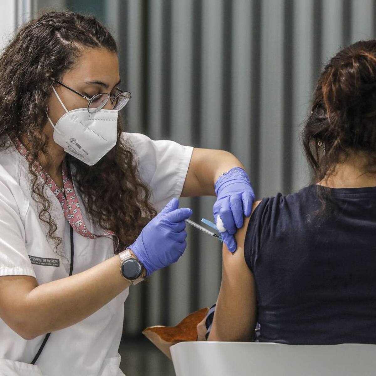 El Gobierno regional solicitará al Ministerio que "obligue" a vacunarse a los sanitarios y sociosanitarios