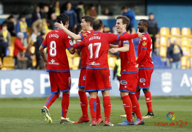 Los jugadores del Numancia celebran la última victoria rojilla a domicilio, en Alcorcón.