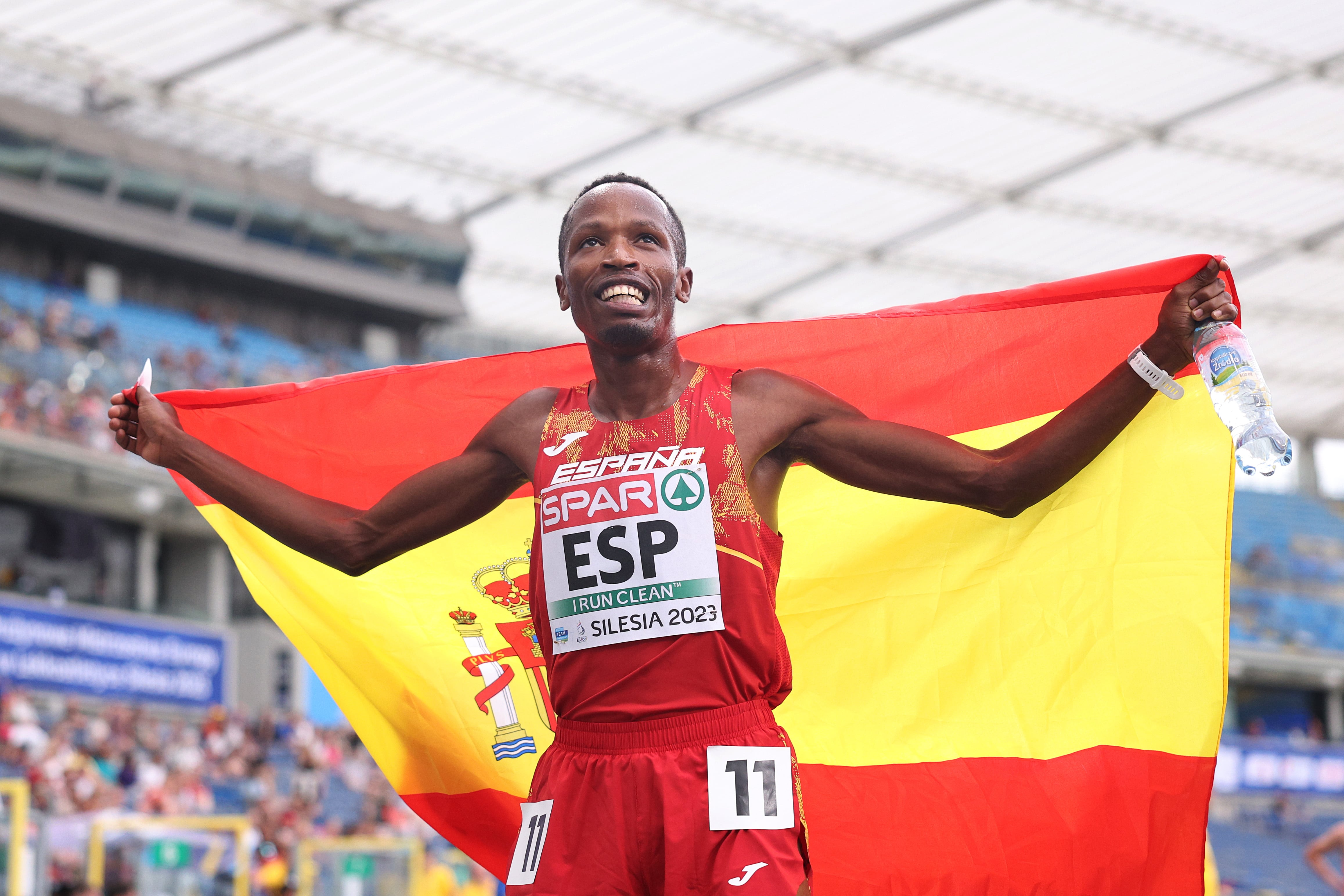 Thierry Ndikumwenayo representando a España en los Europeos de Atletismo de 2023