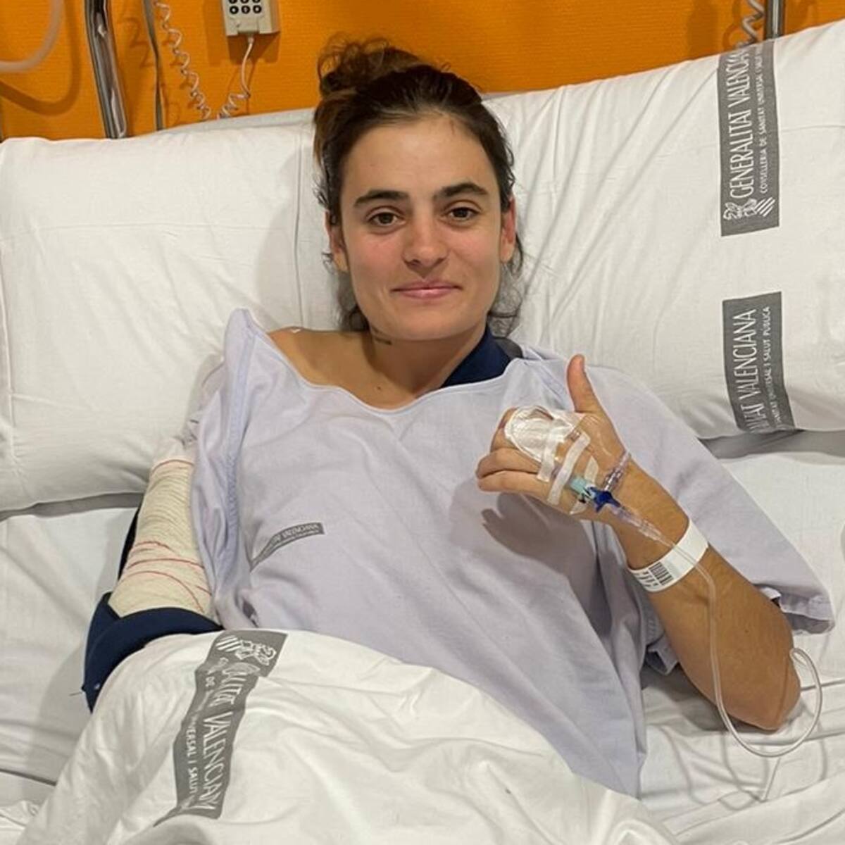 Andrea Claramonte, jugadora del Elda Prestigio, intervenida en su codo derecho