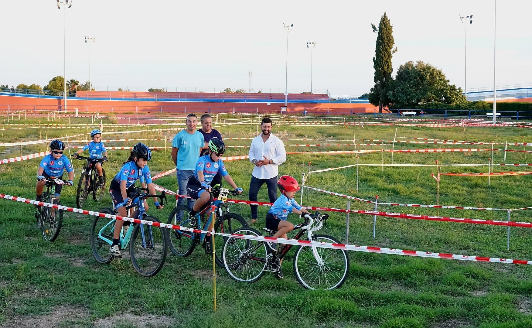 Burriana dota las instalaciones deportivas de Llombai con un circuito para practicar ciclocrós.