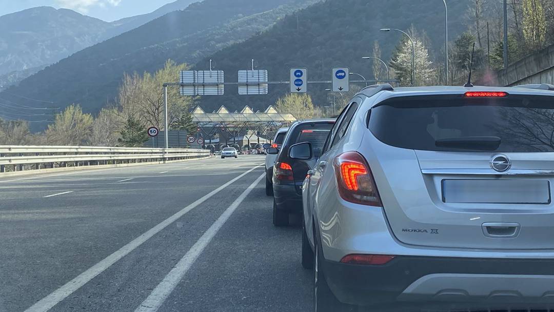 Cues per entrar a Andorra des de la frontera hispanoandorrana.