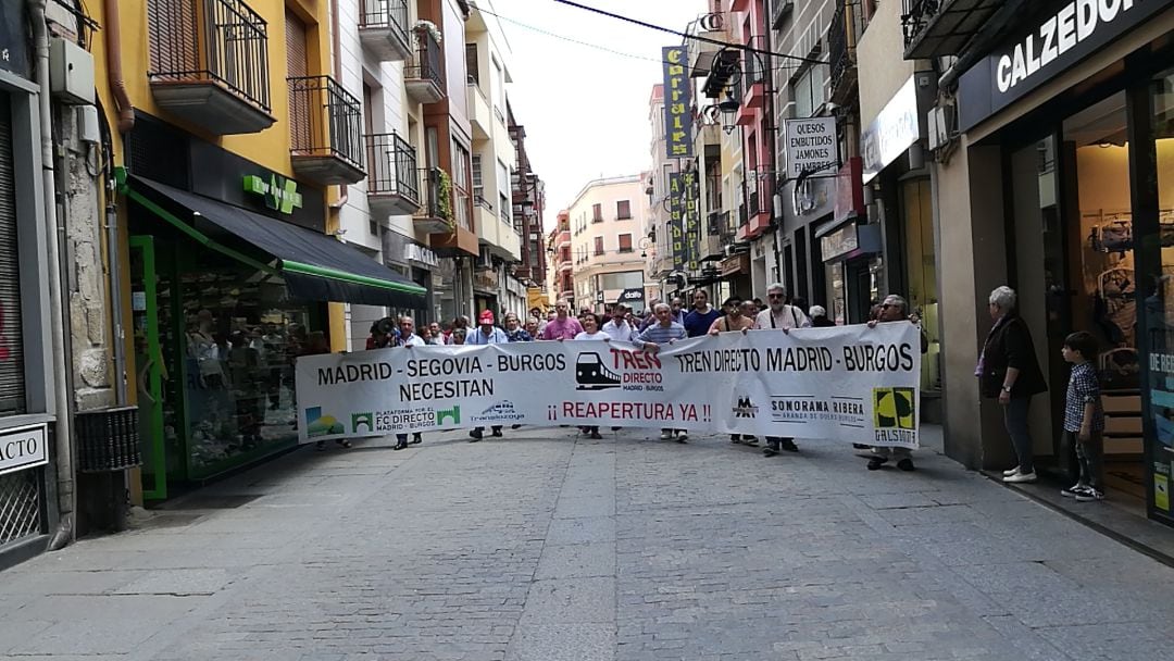 Imagen de archivo de una de las manifestaciones organizadas por la plataforma por la reapertura del tren Directo 