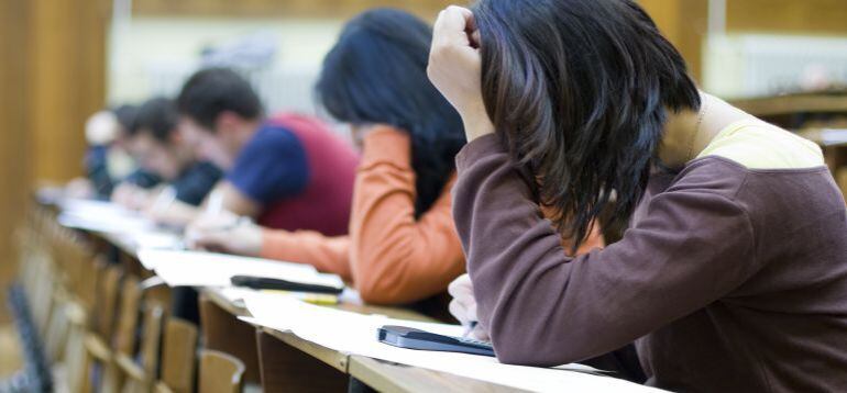 El Gobierno regional ha convocado 1.710 nuevas plazas de empleo para 2016