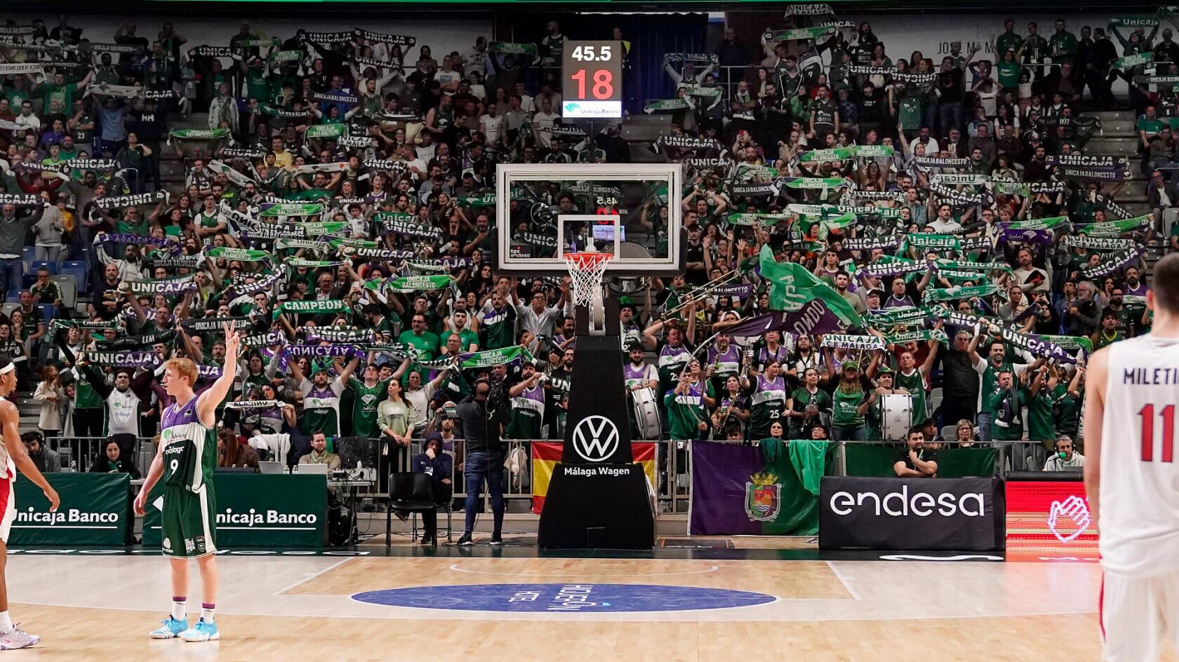 La afición del Unicaja volvió a llenar el Martín Carpena