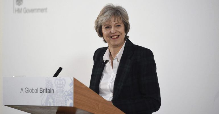 La primera ministra británica, Theresa May, pronuncia un discurso sobre cómo ejecutará su plan para el "brexit" en Londres (Reino Unido).