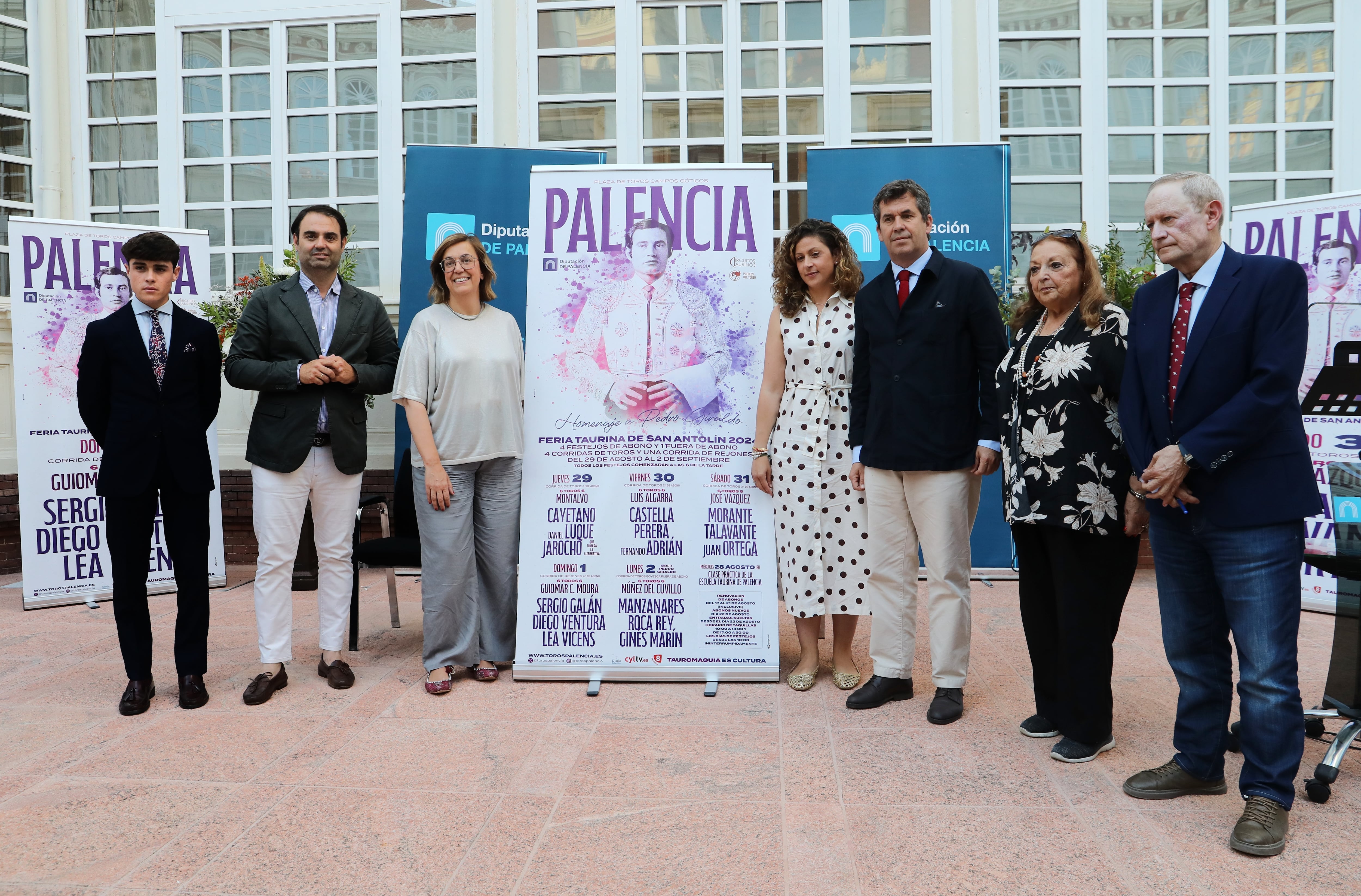 La presidenta de la Diputación, Ángeles Armisén, acompañada de la diputada de Cultura, Carolina Valbuena y el diputado de Turismo, Francisco Pérez, presentan los carteles de la feria taurina de San Antolín 2024