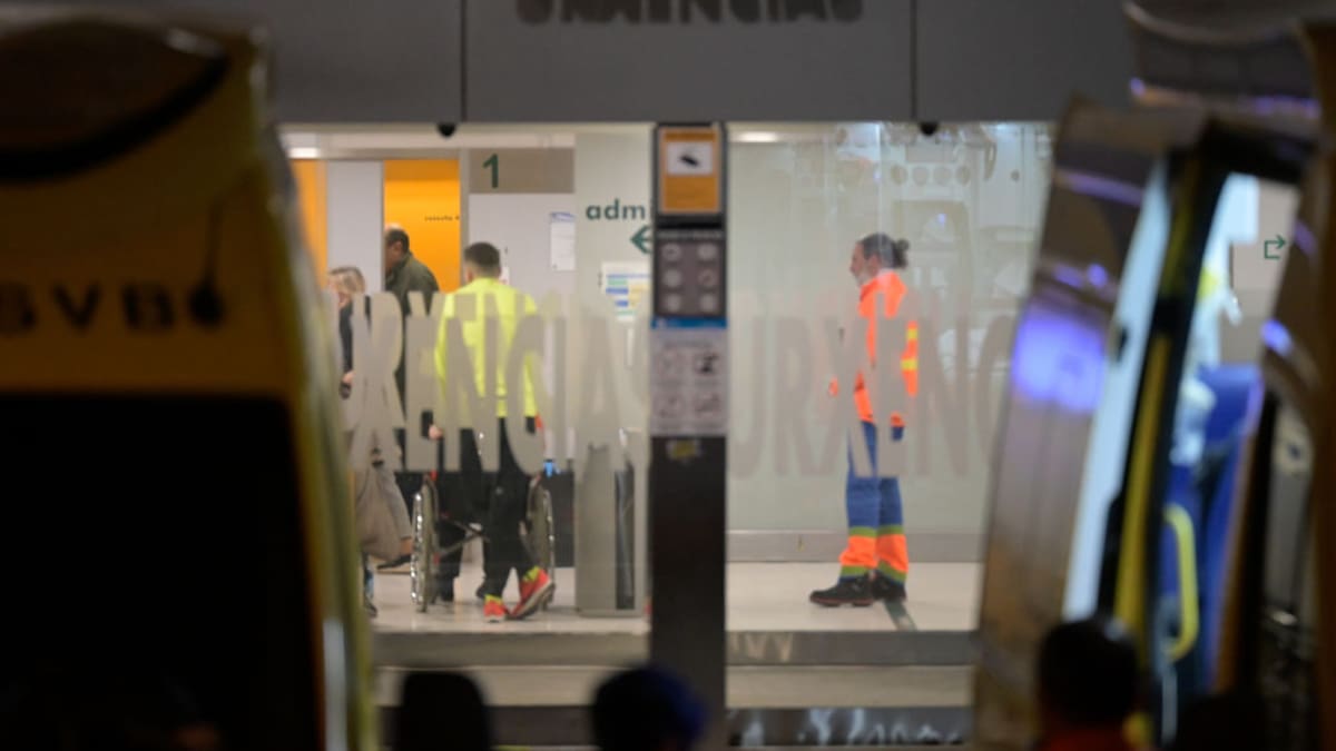 Personal del Hospital denuncia "colapso" en Urgencias y la gerencia defiende las medidas tomadas