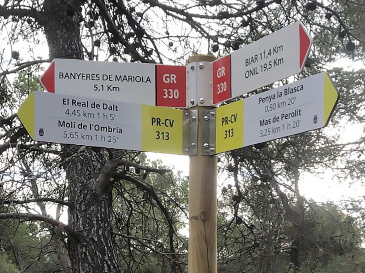 El ayuntamiento de Banyeres de Mariola renueva la señalización de la ruta PR-CV 313