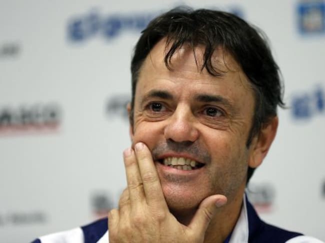 GRA158. SAN SEBASTIÁN, 03/12/2015.- Porfi Fisac durante su presentación como nuevo entrenador del Retabet.es, hoy en el San Sebastián Arena 2016. EFE/Javier Etxezarreta