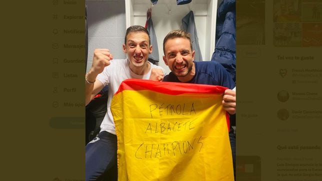 Alberto Piernas y Pedro Gómez, en una imagen celebrando la Liga francesa conseguida por el Lille