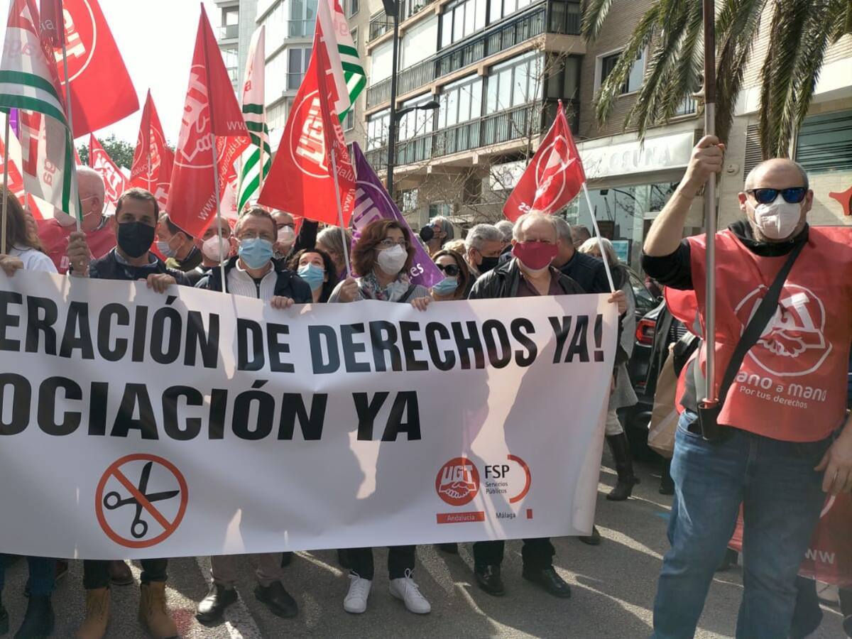 Cinco mil personas participan la movilización en defensa de la sanidad pública de Málaga