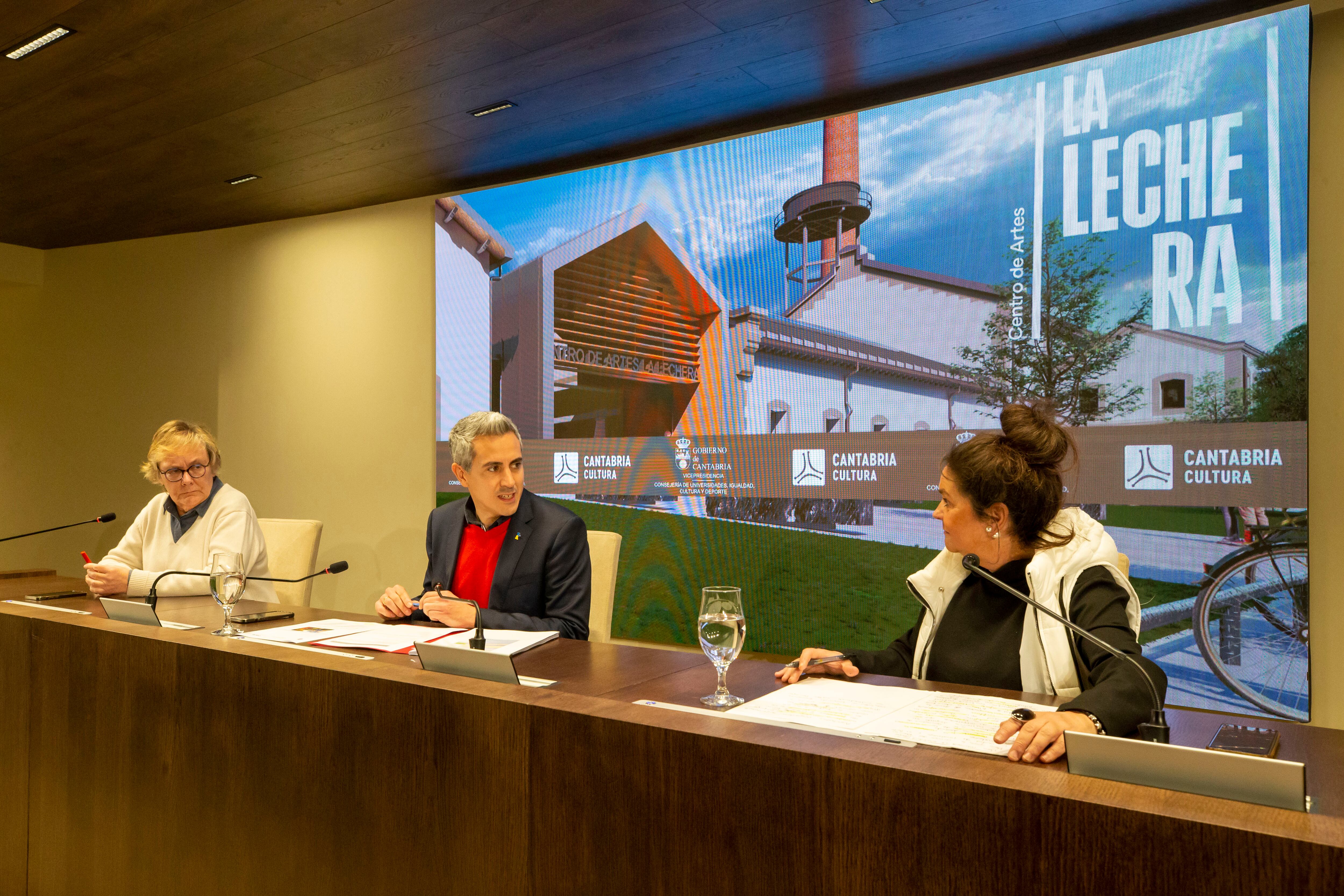 El vicepresidente y consejero de Universidades, Igualdad, Cultura y Deporte, PabloZuloaga, informa sobre el proyecto de La Lechera.