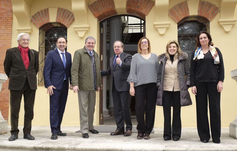 Antonio Herreros, Alfonso Polanco, Íñigo Méndez de Vigo, Juan Vicente Herrera, Ángeles Armisén, María José Salgueiro, y Josefa García Cirac
