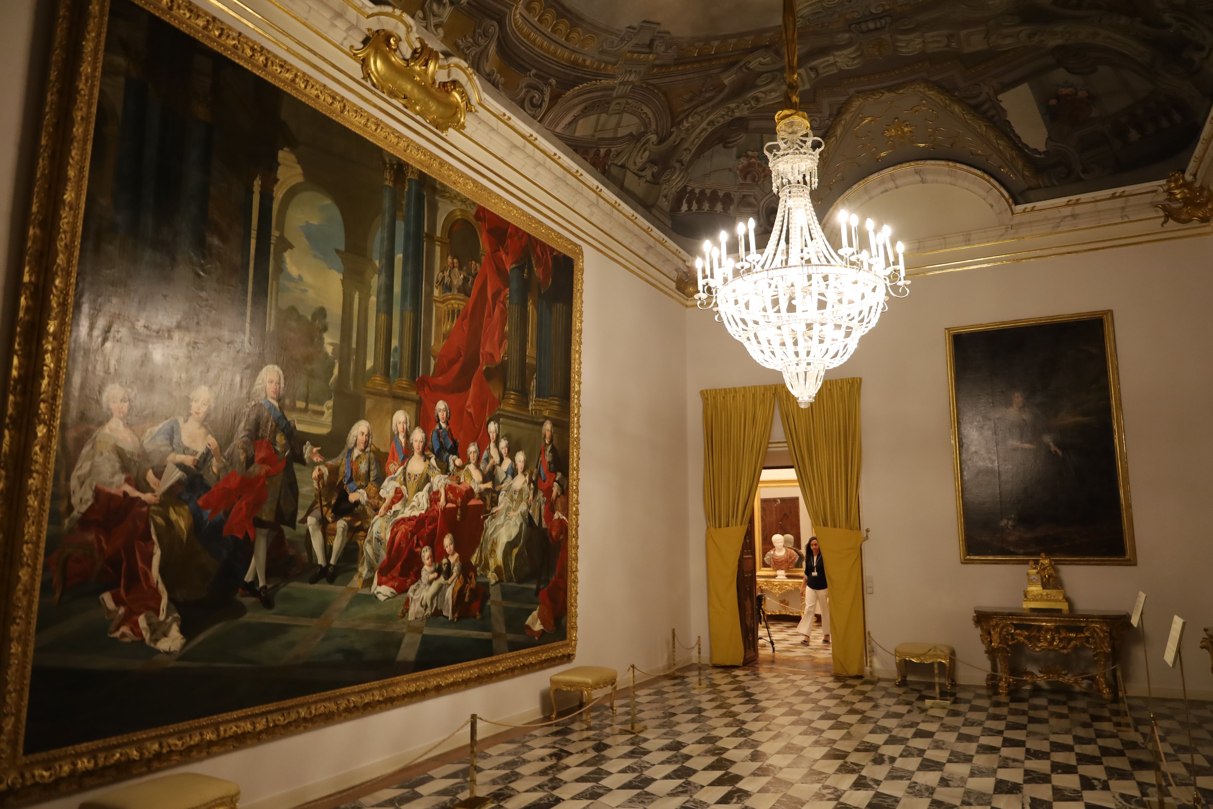 Patrimonio Nacional ha llevado a cabo una nueva reordenación de las pinturas exhibidas en la planta principal del Palacio Real de La Granja