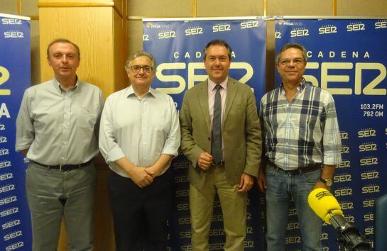 Jaime Palop, consejero delegado de Emasesa; Antonio Yélamo, director de la Cadena Ser en Andalucía; Juan Espadas, alcalde de Sevilla y Salomón Hachuel, director del Hoy por hoy Sevilla