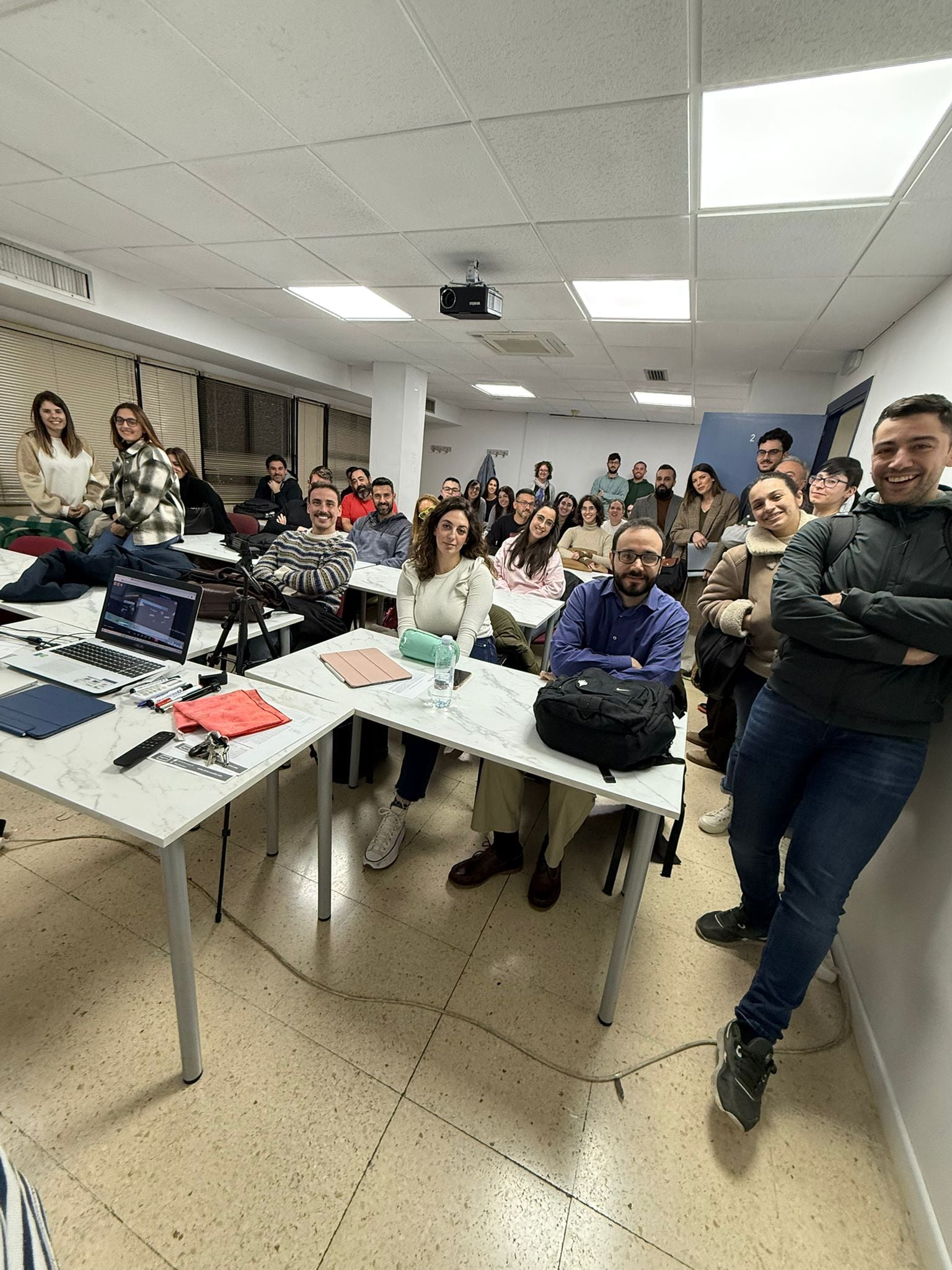 Imagen de alumnos de la Academia ALC Entreplantas