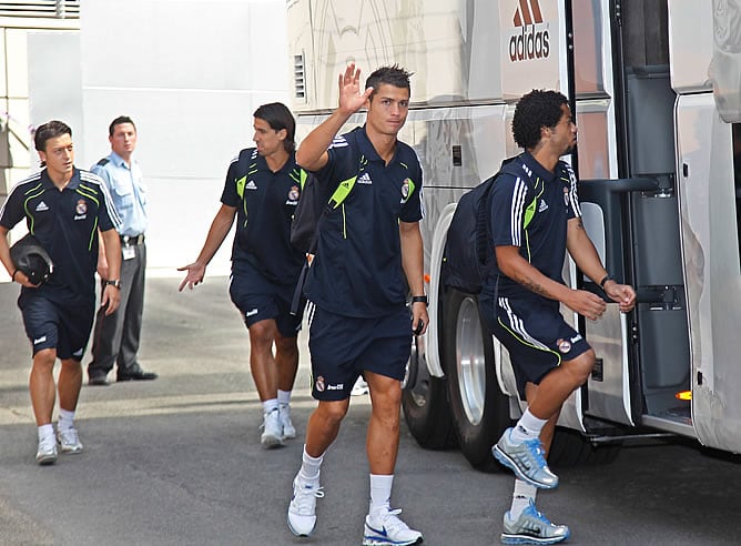 Cristiano sube al autobús del equipo