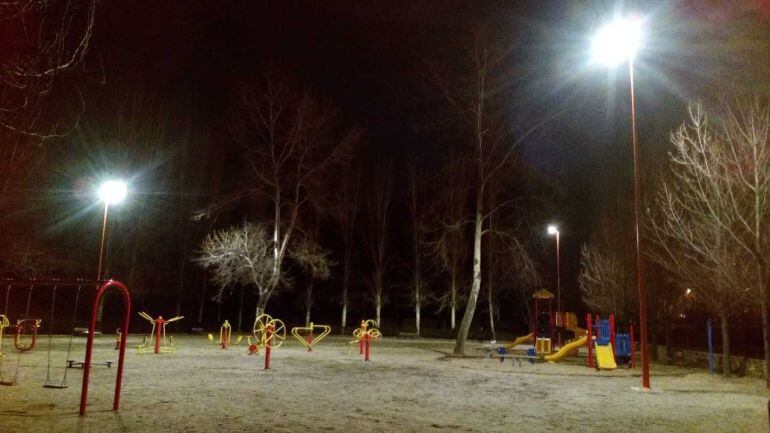 Área de juego infantil en el parque del Cementerio