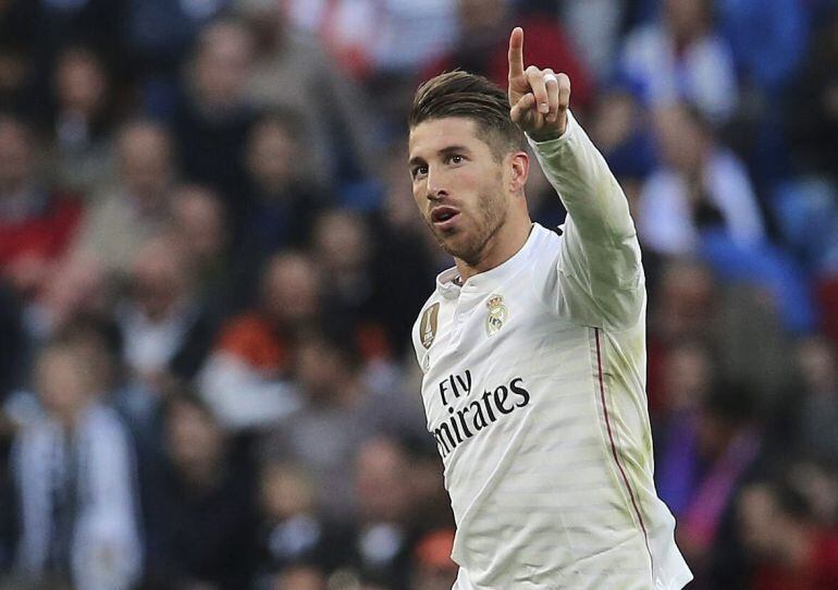 Ramos celebra un gol con el Real Madrid