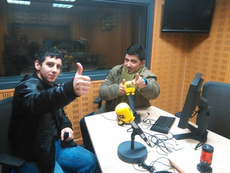 En el fondo de la imagen Eduardo Martínez, promotor de la Asociación "Palencia con Edu".