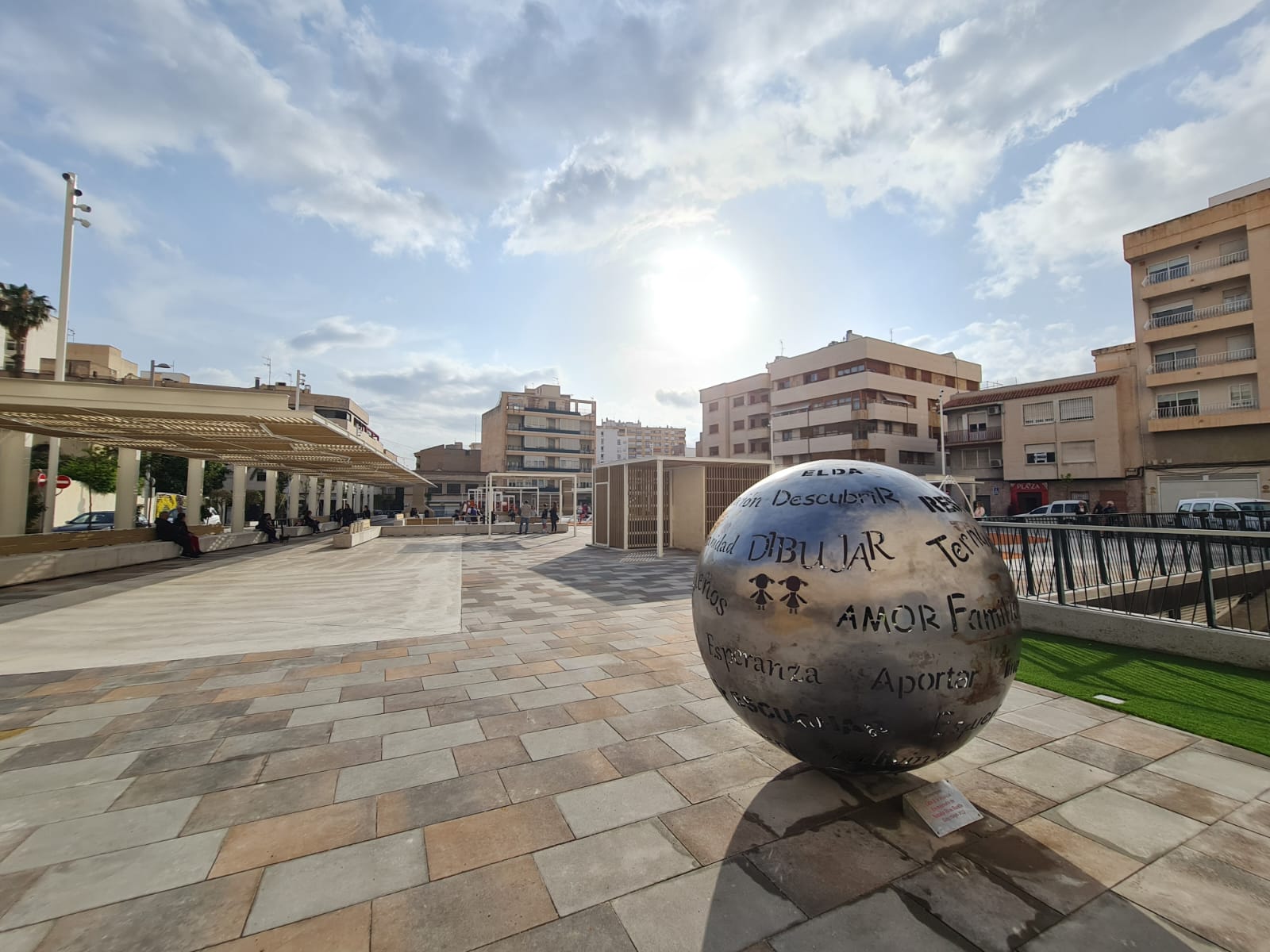 Monumento a la joven fallecida Natalia Ríos Rueda