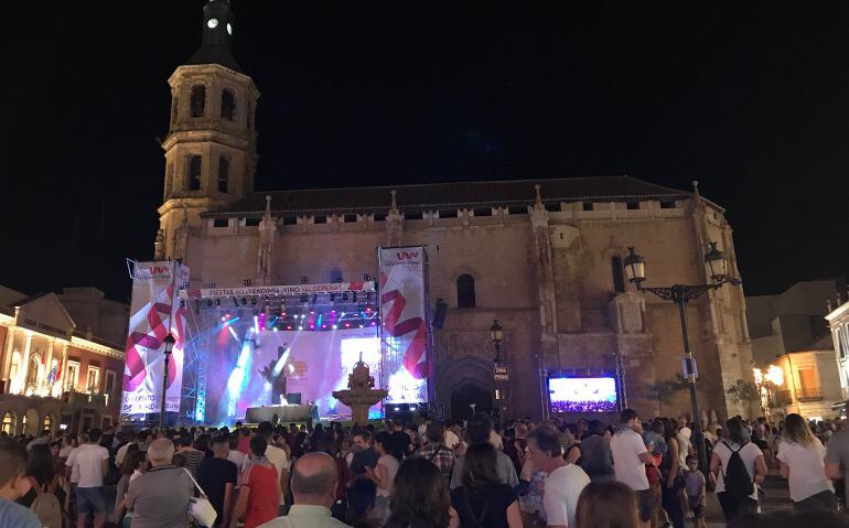 Imagen de la Plaza de España durante la 65 edición de las Fiestas del Vino 