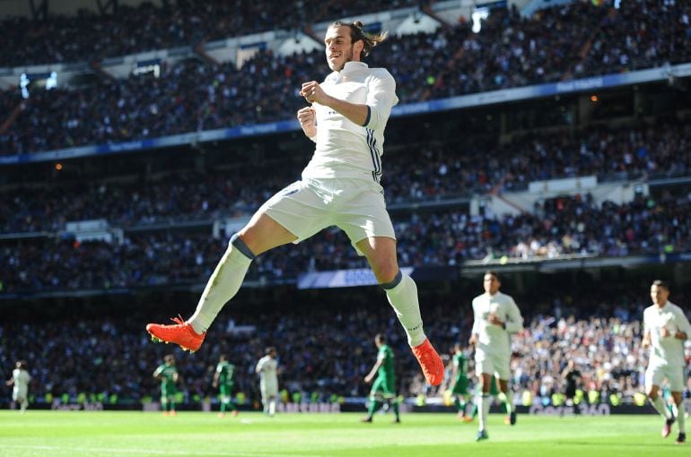 Gareth Bale celebra uno de sus goles ante el Leganés.