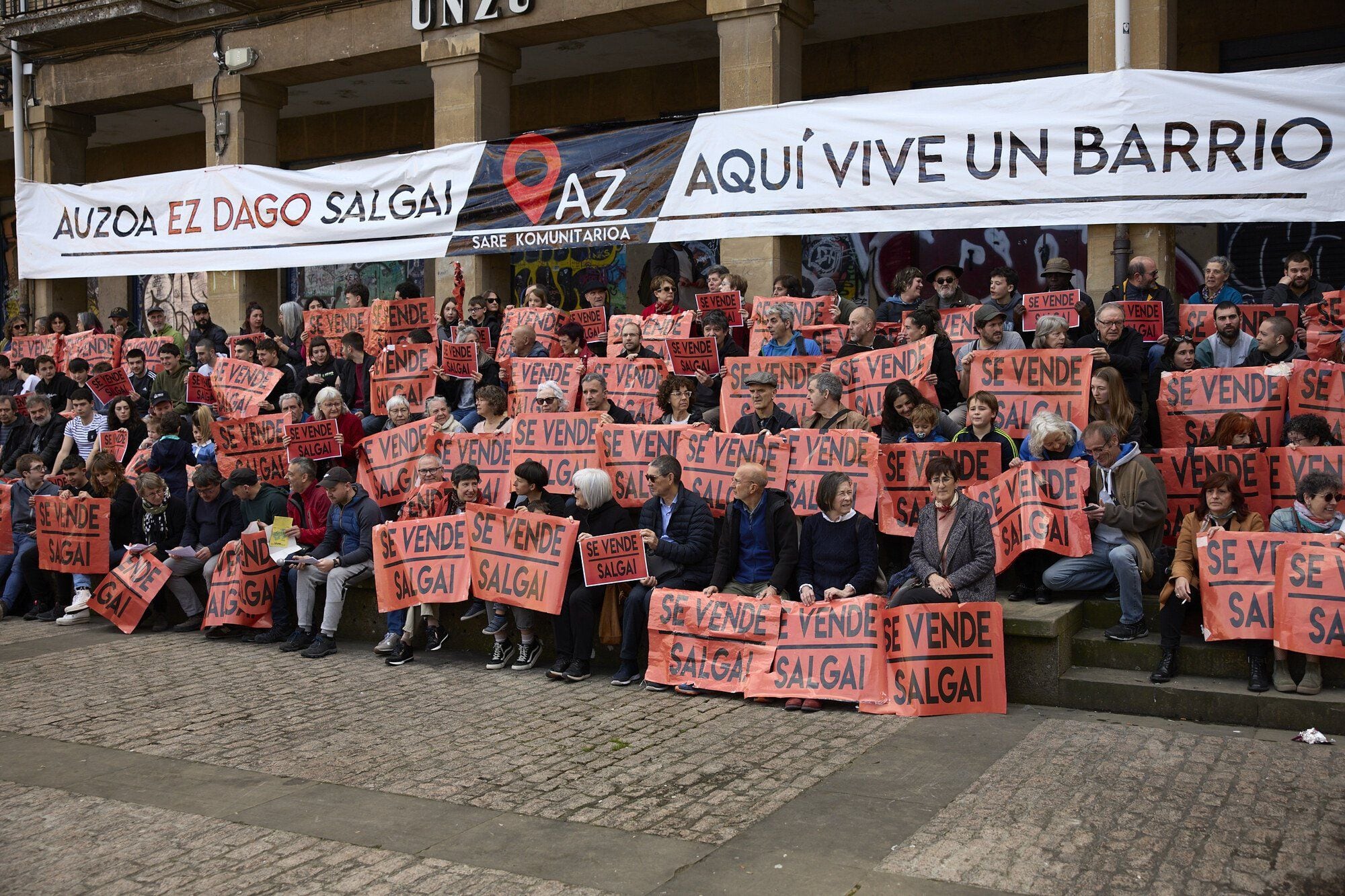 Miembros de AZ Sare Komunitarioa